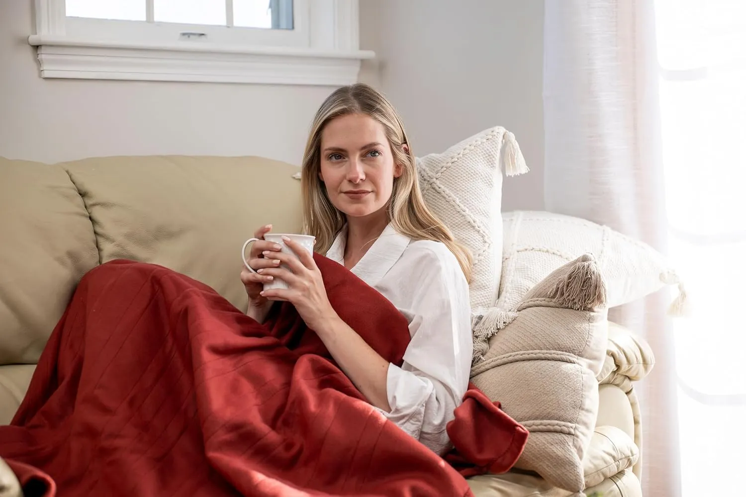 BLACK DECKER Heated Blanket Electric Throw, Fleece Electric Blanket, Heating Blanket with 4 Heating Levels, 3H Timer, Auto Shutoff, Fast Heating (50x60 inches, Cream)