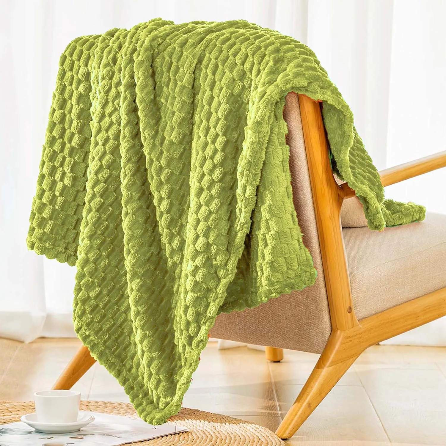 Bnuitland Fruit Green Flannel Throw Blanket (50X40 inches), 300 GSM Fleece Cozy Warm Soft Lightweight Bed Sofa Blanket for Babys and Pets, Suitable for All Seasons