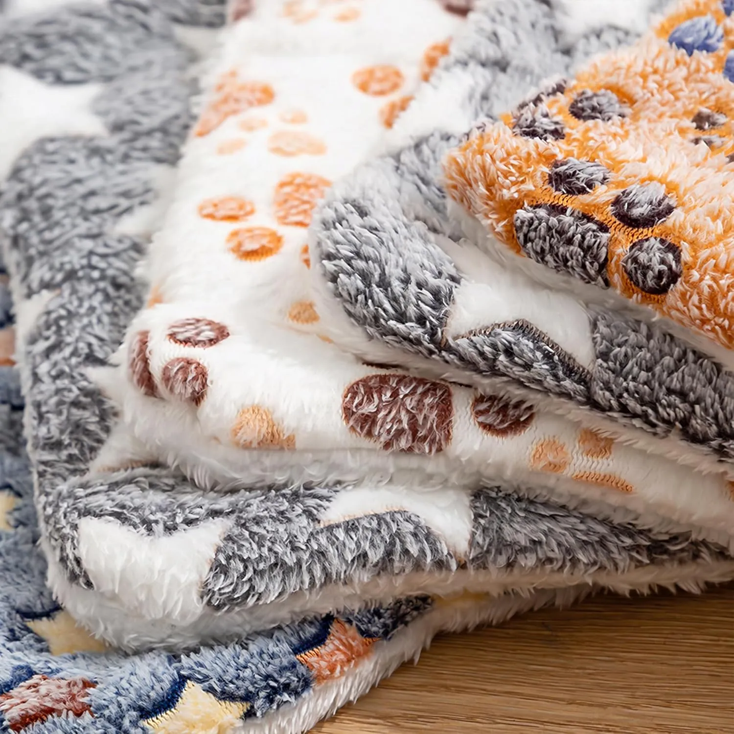 Cat Beds for Outdoor Cats:Flannel Cat Blanket for Indoor Cats,Self Warming Mat Soft and Comfortable,Crate Pads for Small Dog for Sleeping,Machine Washable (C, 13" x 18")