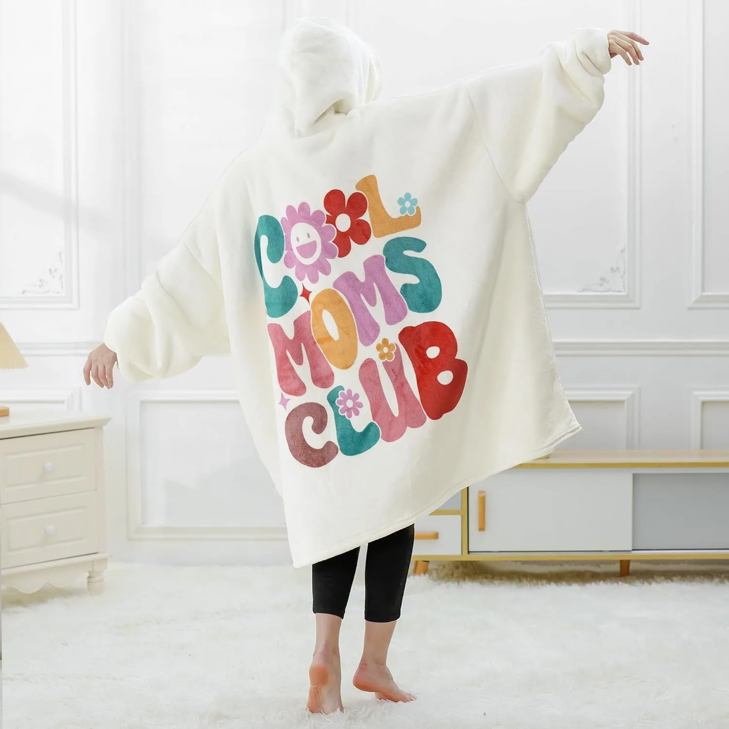 Cat Lover Gifts for Women Mothers Day Gift for Cat Lover Mom Lady Birthday Gift Wearable Blanket Hoodie for Women Mom Daughter Wife Aunt Her Oversized Sherpa Fleece Blanket Sweatshirt